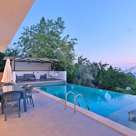 Uzumlu Village 2 Bedroom 6616 Kalkan